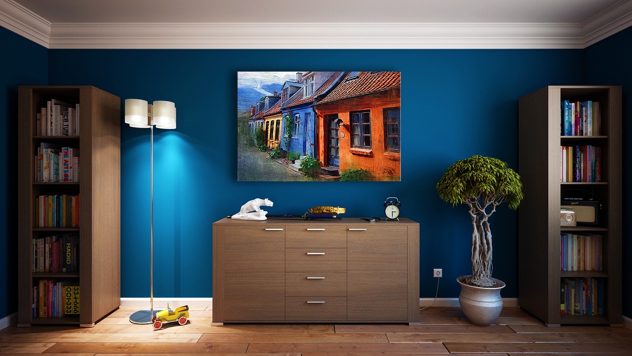 Woonkamer in huurwoning met zelfklevende wanddecoratie op een geschilderde muur